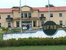 Foto de Faltando 4 meses da formatura, estudante da UFRB perde vaga por fraude nas cotas