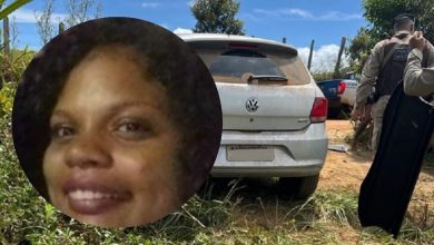 Foto de Mulher que foi sequestrada em SAJ é encontrada dentro de carro abandonado em Laje; polícia prende um suspeito