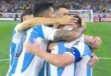 Foto de Goleiro salva, e Argentina avança em jogo louco com erro em cavadinha de Messi