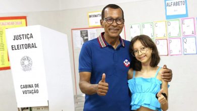 Foto de Genival Deolino exerce seu direito de voto neste domingo decisivo, (06)