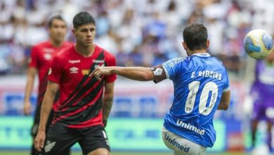 Foto de Com gol nos acréscimos, Bahia empata com o Athletico-PR e perde chance de entrar no G7 do Brasileirão