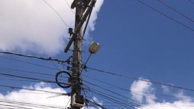 Foto de SAJ: Poste com lâmpada queimada há meses preocupa moradores da Rua do Milagroso