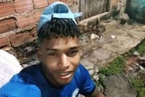 Foto de Corpo de homem é encontrado boiando no Dique do Tororó; família diz que vítima é o jovem que pulou para fugir de agressões