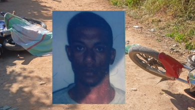 Foto de Colisão frontal entre duas motos deixa uma pessoa morta e outra gravemente ferida na zona rural de Santo Antônio de Jesus