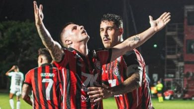 Foto de Com um a menos, Vitória vira sobre o Vasco e vence no Brasileirão 2025