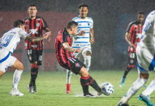 Foto de Vitória empata com o Cruzeiro sob forte chuva e segue ameaçado no Brasileirão 2025