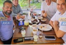 Foto de Alô Juca pública foto de Deputado Federal da Bahia em encontro com homem apontado como chefão do PCC